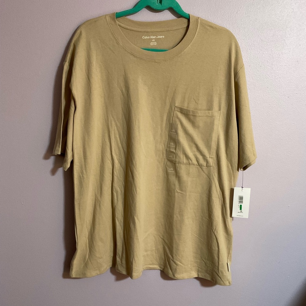 CALVIN KLEIN MEN’S TOP